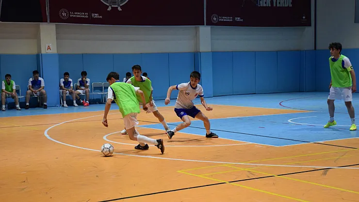 Okul Sporlarında Şampiyon Afyon Lisesi