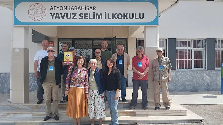 Okulda Söyleşi, Otelde Konser