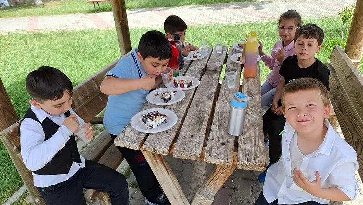 Okulda Sürpriz Var! Öğrencilerine Tatlı Moral