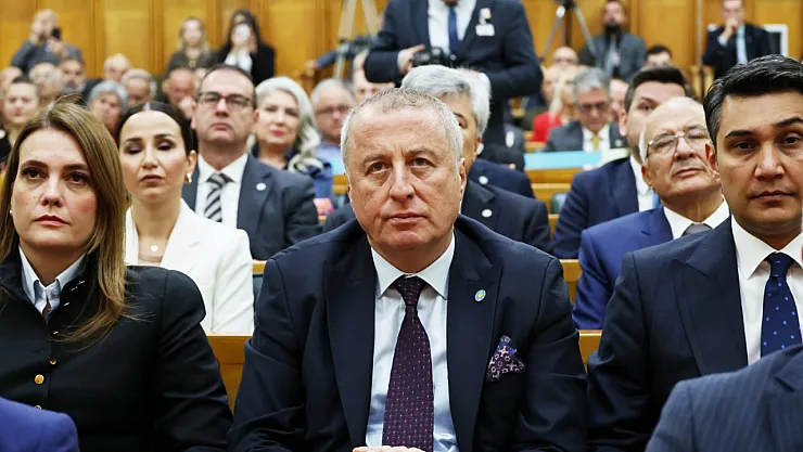 Olgun'dan Özkaya'ya: İstanbul Vekilliği Hayaline Mi Kapıldın?