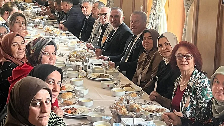 Olgun seçmenlerini Meclis’te ağırladı