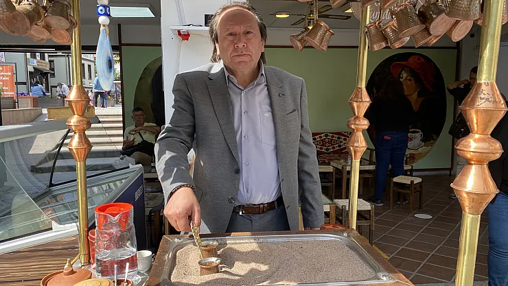 Osmanlı'dan Günümüze Kadar Uzanan Kumda Kahveye Yoğun İlgi