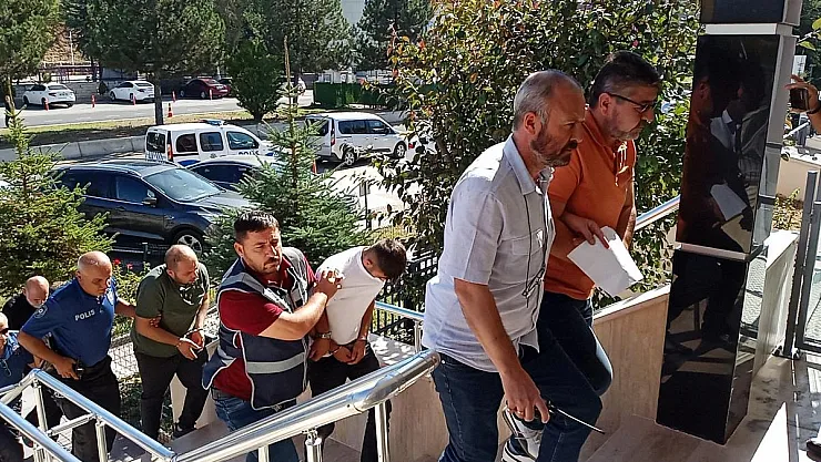 Oto fareleri  polisinten kaçamadı