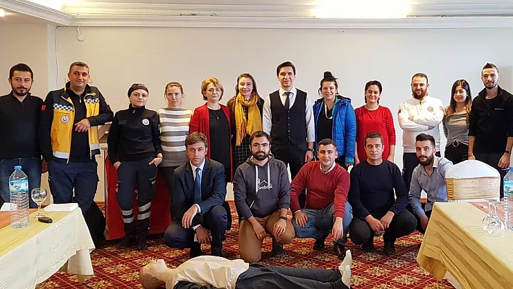 Otomatik şok cihazı eğitimi verildi