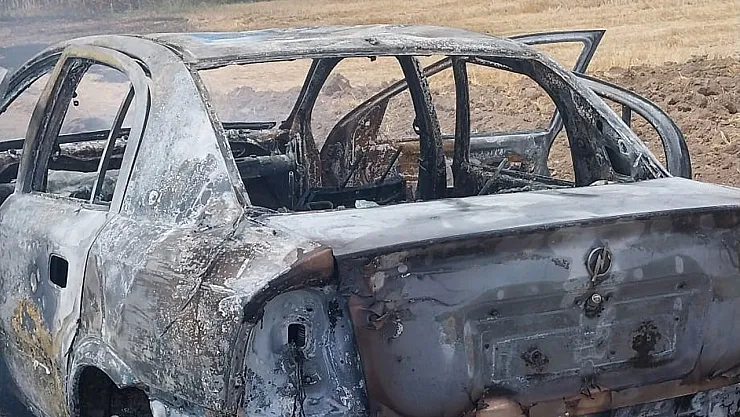 Otomobil Bir Anda Alev Aldı, Sürücü Ölümden Döndü!