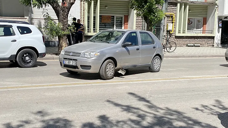 Otomobil İle Motosikletli Kurye Çarpıştı: 1 Yaralı