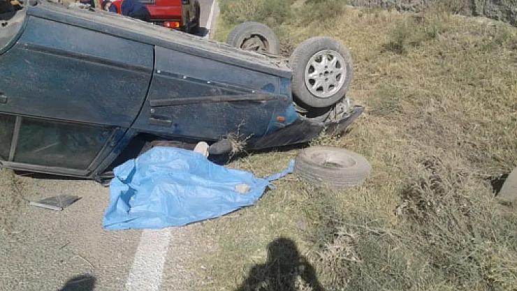 Otomobilin devrilmesi sonucu  bir kişi öldü, bir kişi yaralandı