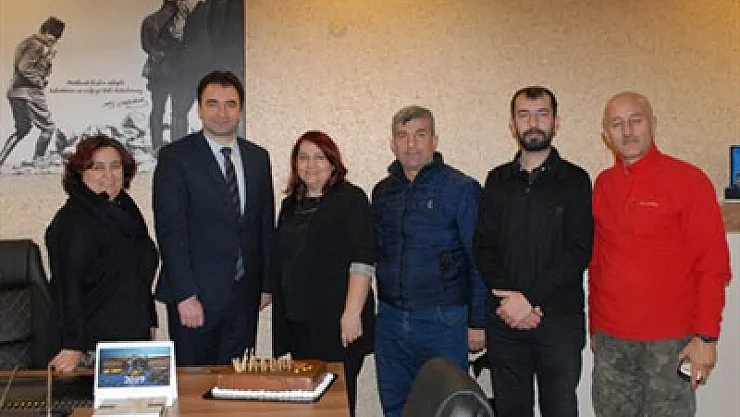 Özbay: Medya demokrasinin olmazsa olmazıdır