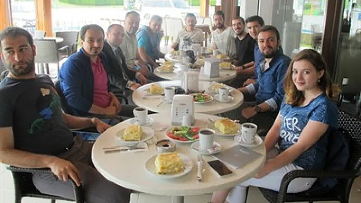 Özdilek, sporun ve sporcuların yanında