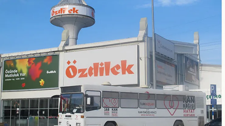 Özdilek'ten Kızılay'a kan desteği