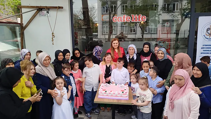 Özel Annelere Özel Etkinlik