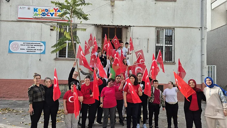 Özel Bireylerden Cumhuriyet İçin Çok Özel Kutlama