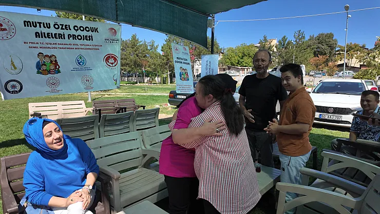 Özel Çocuklar Ve Aileleri Gediz'deki Piknikte Buluştu