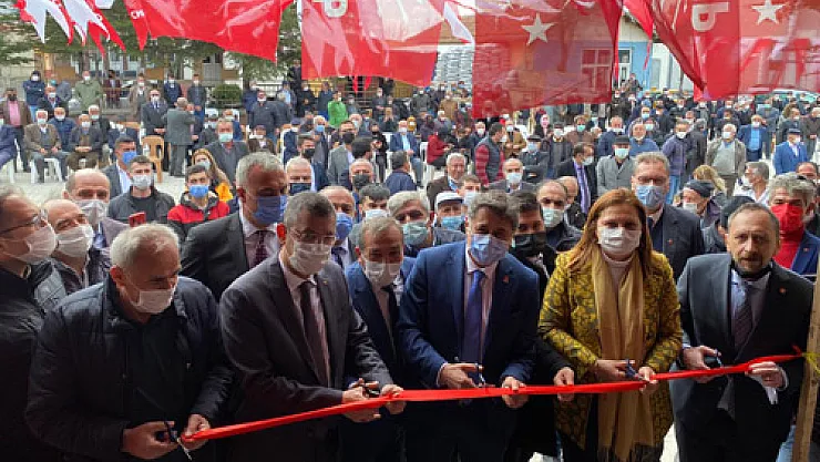 Özel, Şuhut Atatürk Evi’ni ziyaret etti