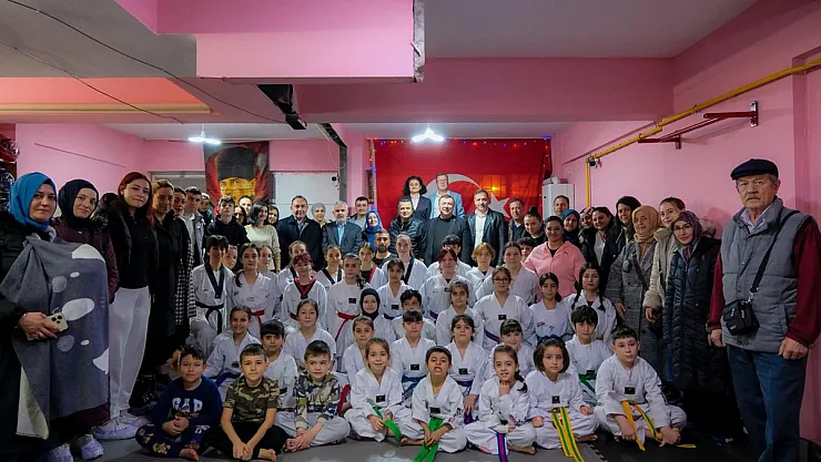 Özkan Alp Minik Taekwondocular İle Buluştu
