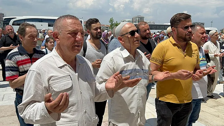 Pandeminin ardından Afyonkarahisar'dan ilk hacı kafilesi uğurlandı
