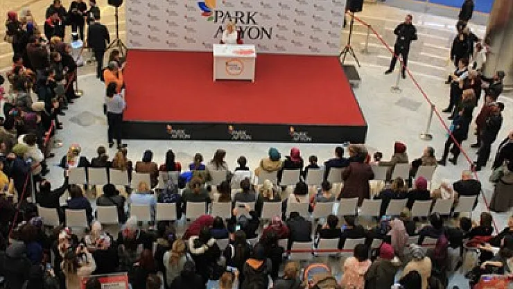 Park Afyon'da Saba Tümer rüzgârı esti