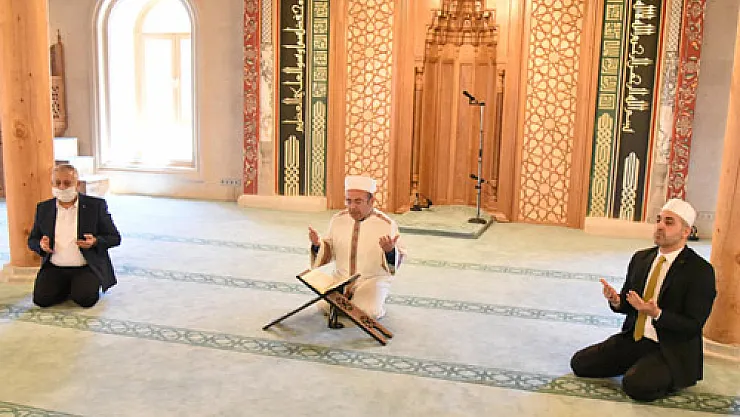 Paşa Camii’nde ilk  Kur’an-ı Kerim okundu