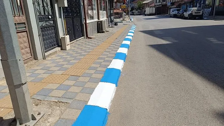 Pazaryeri Kaldırımlarına Mavi-Beyaz Dokunuş