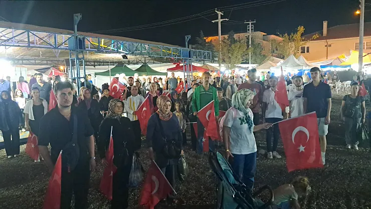 Pazaryeri'nde 30 Ağustos Coşkusu: 5 Bin Kişiye Türk Bayrağı Dağıtıldı