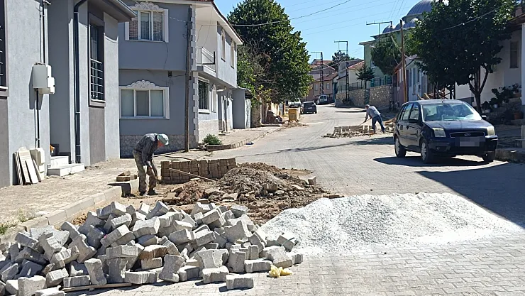 Pazaryeri'nde Kaldırım Onarım Çalışmaları Hız Kazandı