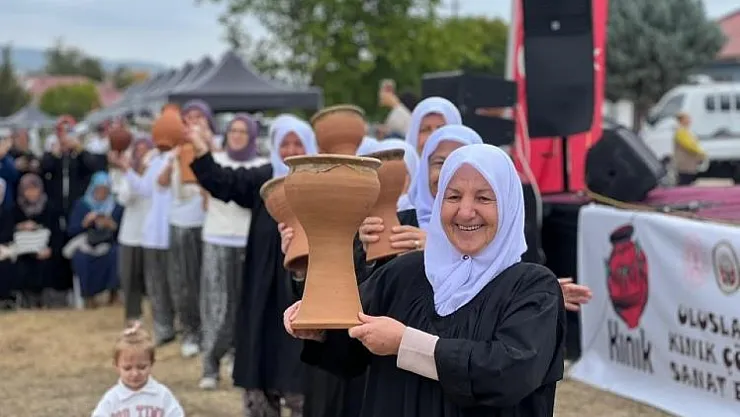 Pazaryeri'nde Toprağın Sanata Dönüştüğü Festival