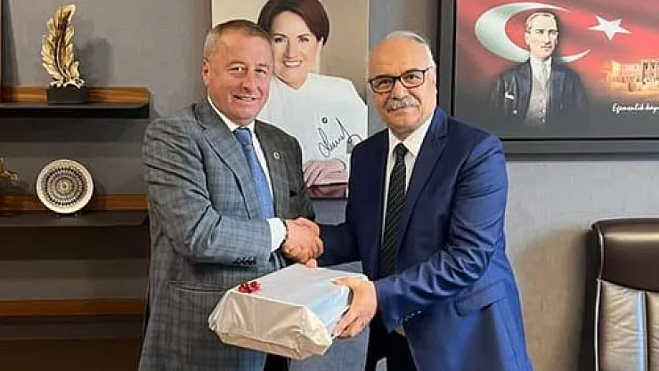 Pehlivanoğlu’ndan  Olgun’a anlamlı hediye