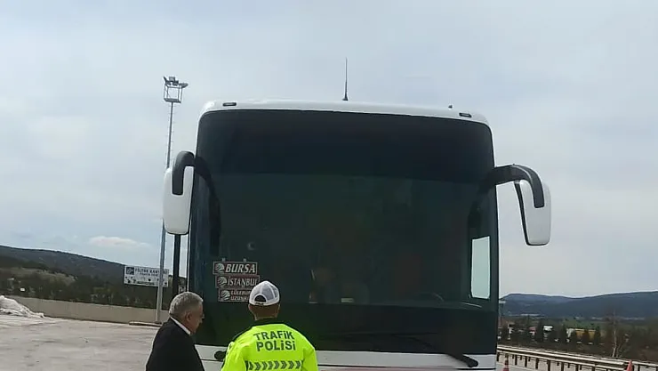 Polis Ekipleri Şehirlerarası Otobüslerde Emniyet Kemeri Bilgilendirmesi Yaptı