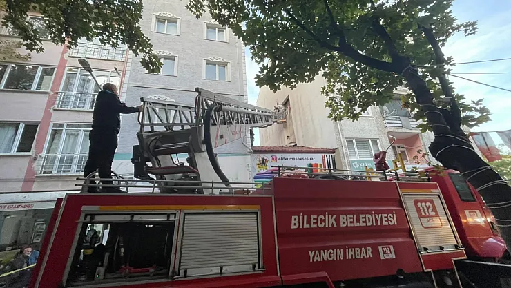 Polisten Kaçmaya Çalışırken Baca Boşluğuna Sıkıştı