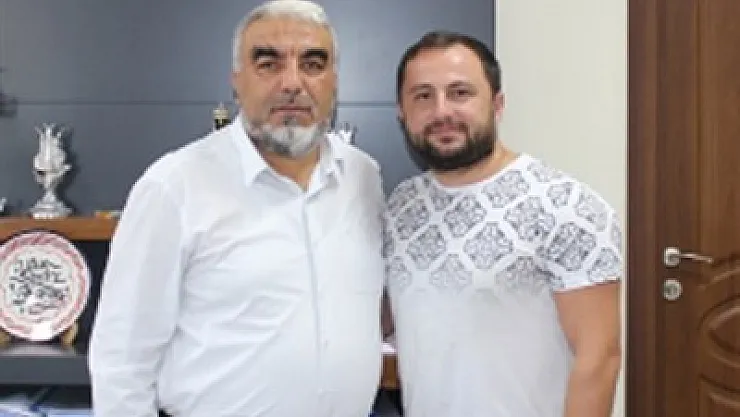Pop sanatçısı Alp Güvenir Emirdağ'da