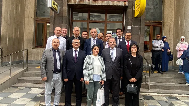 PTT 185 Yaşında! 185'inci Müşteriye Özel Sürpriz Bakın Ne Oldu!
