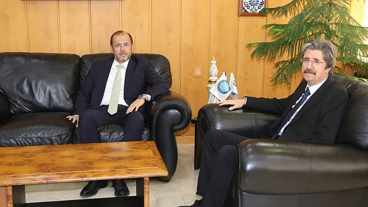 Rektör Okumuş, Rektör Yılmaz'ı Ziyaret Etti
