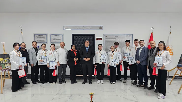 Romanya'da Afyonlu Öğrenciler Madalya Gururu Yaşadı