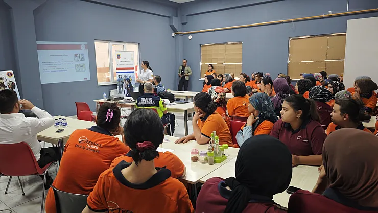 Sanayi İşletmesi Çalışanları Jandarma Ekiplerince Bilgilendirildi