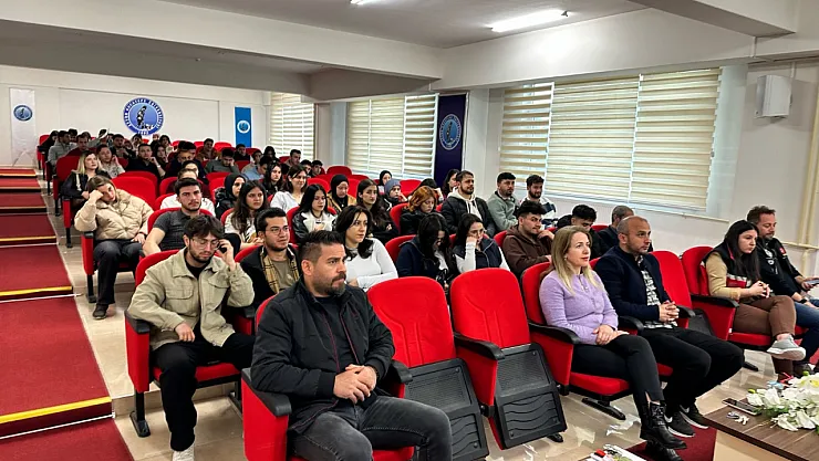 Sandıklı'da 'Bağımlılıkla Mücadele' Konferansı Verildi