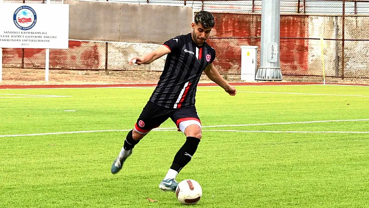 Sandıklıspor'da Savunmanın Duvarı: Berkay Emre Sarısu