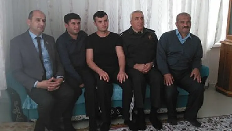 Sarıçiçek'e Albay Sırma'dan ziyaret – Kocatepe Gazetesi