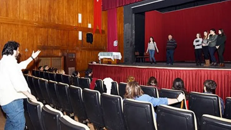 Şehir Tiyatrosu için oyuncu seçimi yapılacak