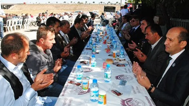 Şehit aileleri ve gaziler omuz omuza