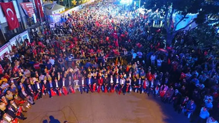 Şehitlere vefa ve dua, ihanete lanet gecesi