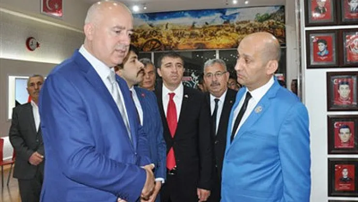 'Şehitlerimizin yakınları ve gazilerimiz oturmadan, oturmam'