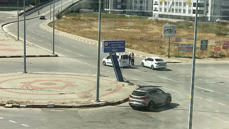 Selçuklu Mahallesi'ndeki Tehlikeli Caddeye Çözüm Aranıyor!