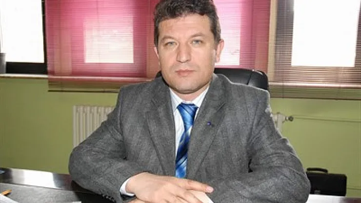 Semai Kaya kimdir?