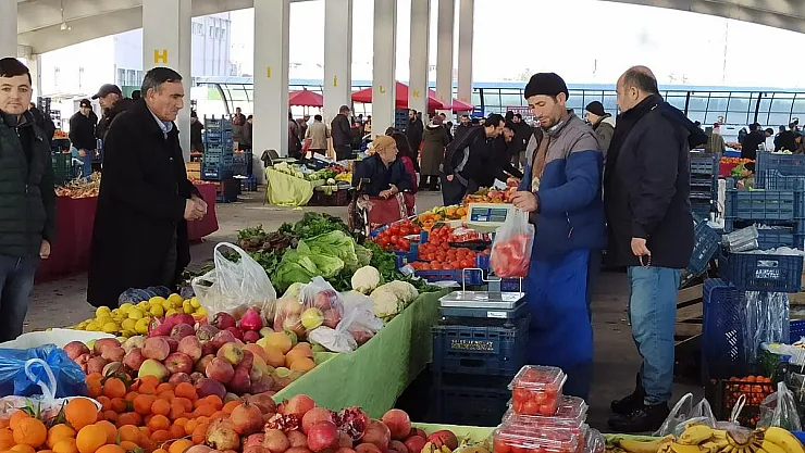 Semt pazarlarında fiyatlar düştü, vatandaş rahat nefes aldı