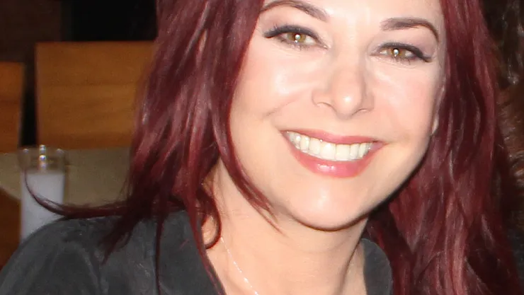 Şenay Gürler, Kimdir ve Kaç Yaşındadır?