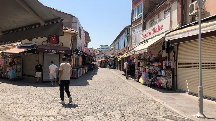 Sıcak Havalarda Kent Merkezi Boş Kaldı