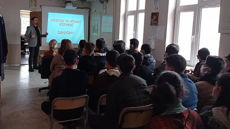 Sigortacılık bölümü öğrencilerini alanında uzmanlar bilgilendiriyor