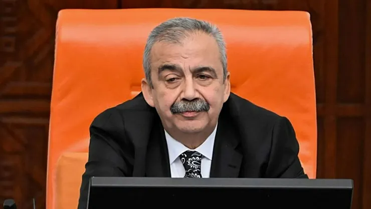 Sırrı Süreyya Önder Hastane'de. Aort Damarı Yırtıldı