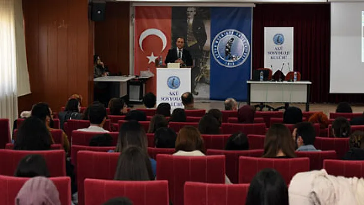 'Sosyolojinin meslek olarak gelişimi zayıf'