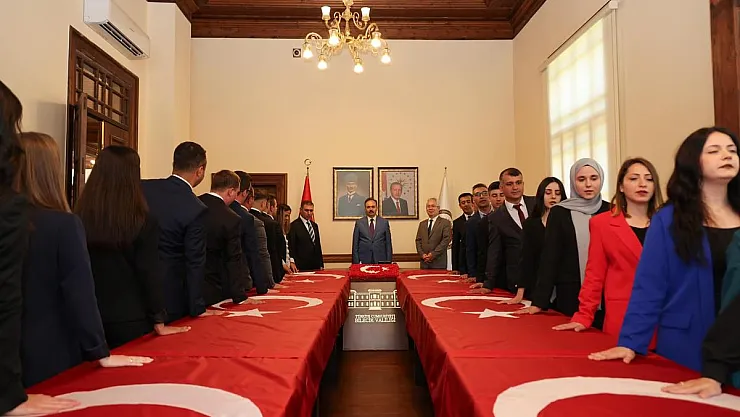Sözleşmeliden kadroya geçen personeller için yemin töreni düzenlendi